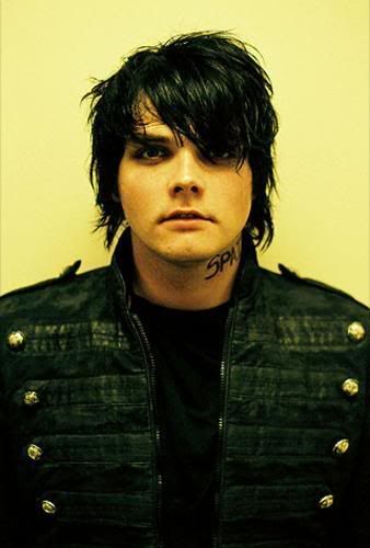 Gerard Way Looked Gorgeous In Every Haircut But The Short Black