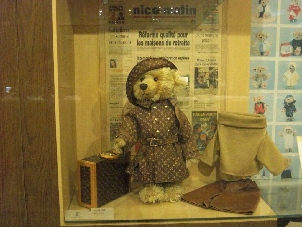 LV teddy