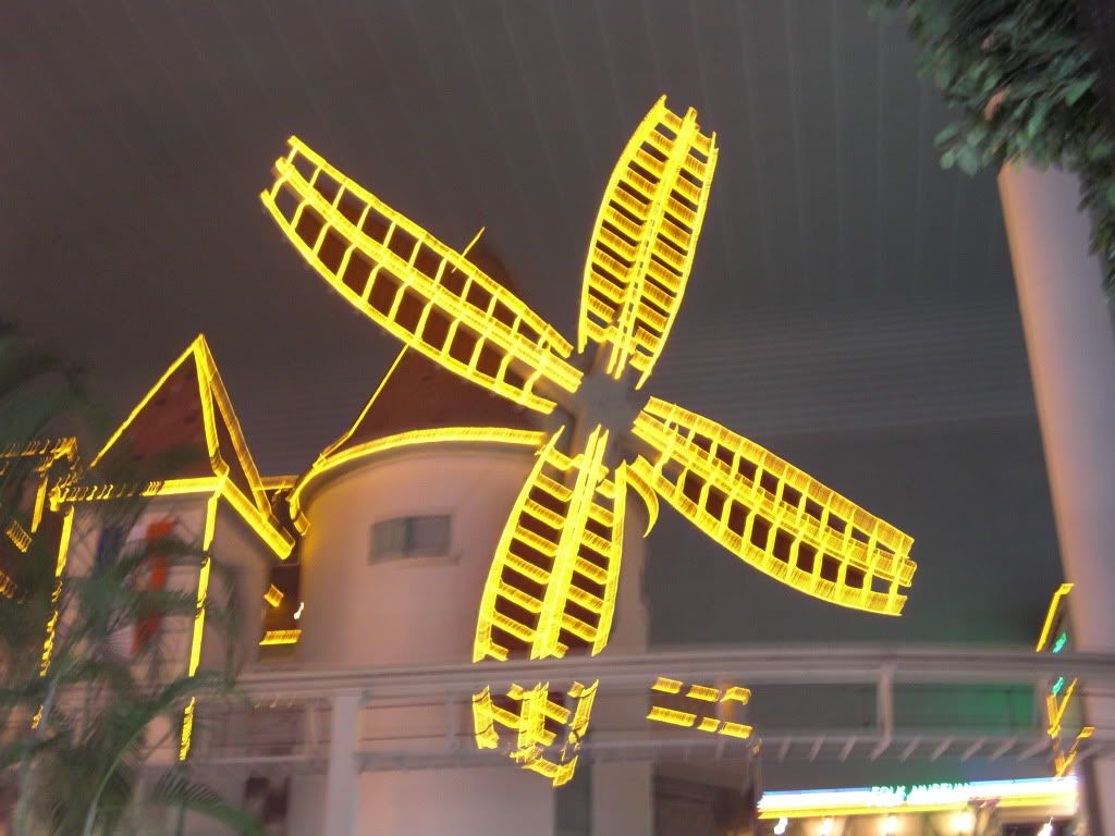 lotte world- wind mill