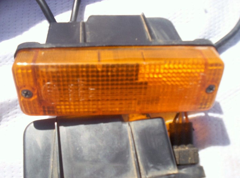 VW8892RabbitConvertibleCabrioletFrontTurnSignal