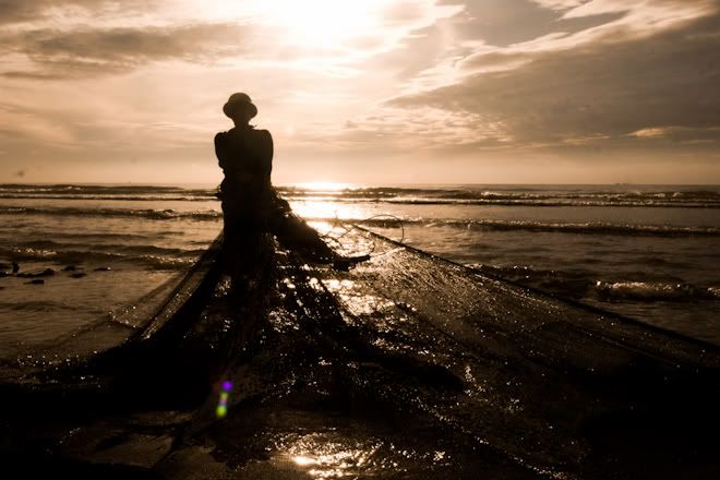 IMAGE: http://i467.photobucket.com/albums/rr35/nightflowervn/HDRResize1of1-19.jpg