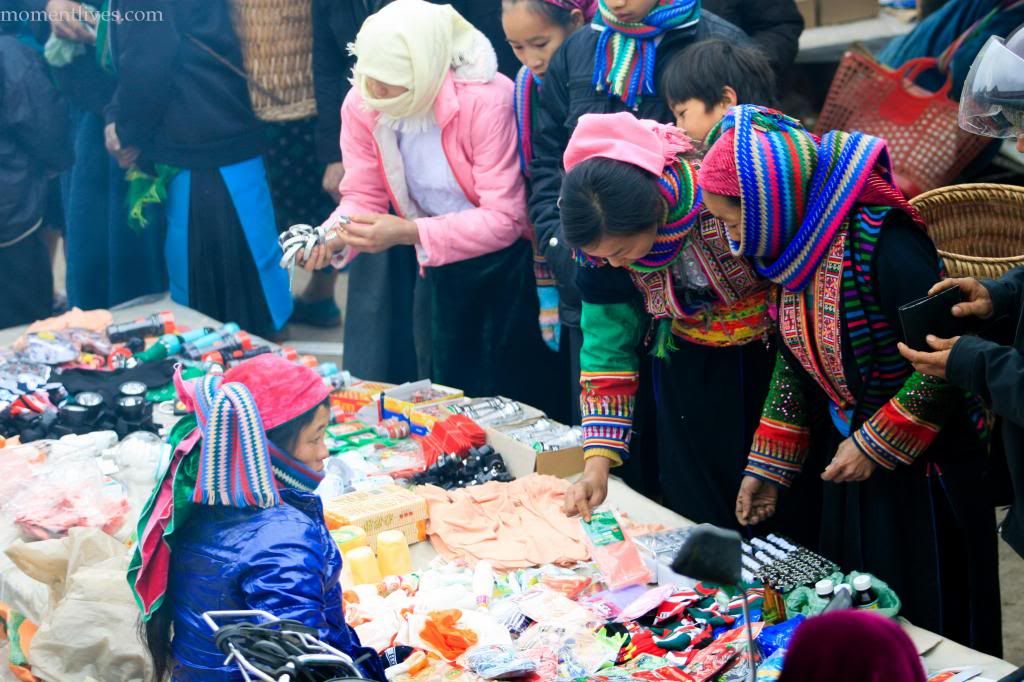 IMAGE: http://i467.photobucket.com/albums/rr35/nightflowervn/Market%20for%20blog/Traffic-6_zps6df417a0.jpg