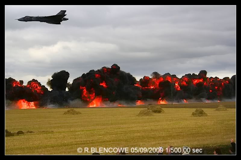 http://i467.photobucket.com/albums/rr39/richardxh558/VULCANBOMBRUNWEB1.jpg