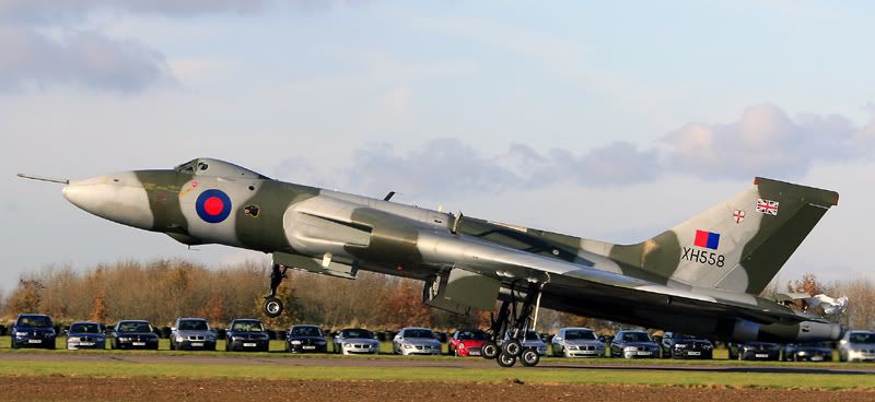 http://i467.photobucket.com/albums/rr39/richardxh558/aviation%20pics/chuteweb.jpg